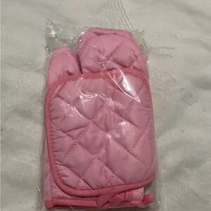 Pink Quilted Oven Mitt